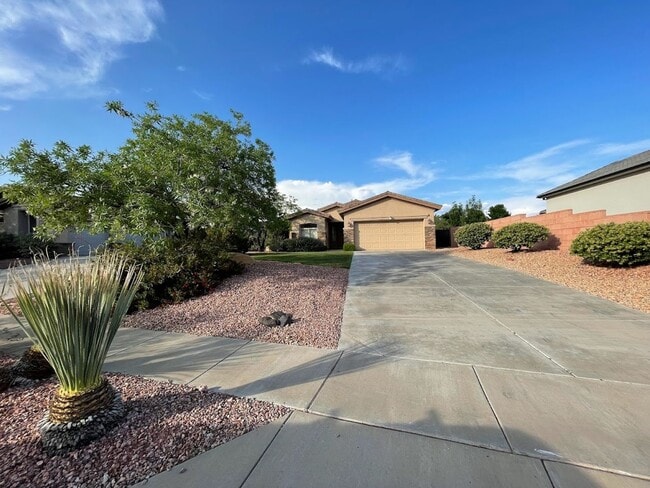 Building Photo - Beautiful 3 Bedroom Home in Coral Canyon!