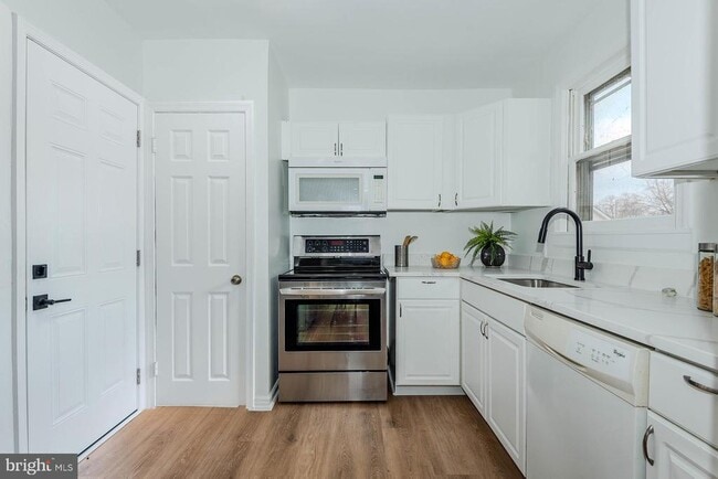 Building Photo - 108 New Jersey Ave NW