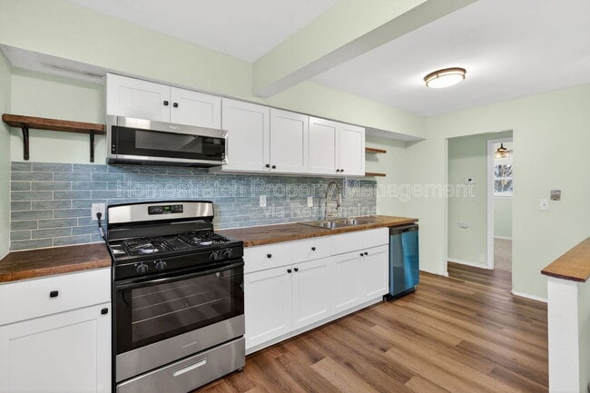 Building Photo - 437 Lancashire Rd