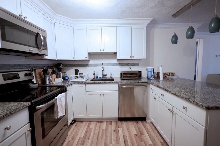 Primary Photo - 1105 Lexington St