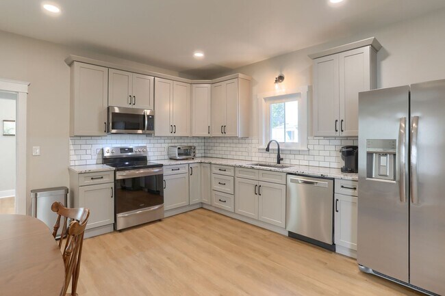 Building Photo - 1232 Lafayette St