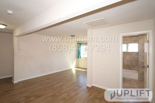 Building Photo - 950 B St