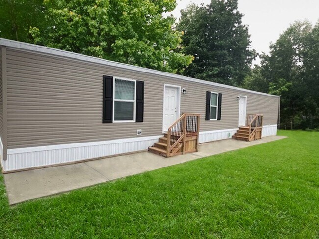 Primary Photo - 103 Hollyhock Ln