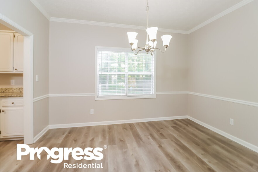 Building Photo - 220 Chesterfield Ct