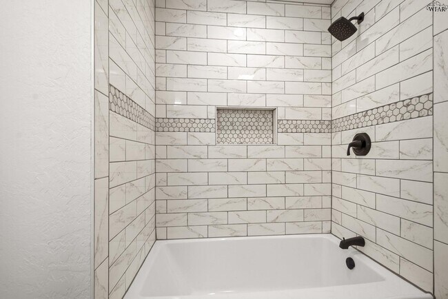 Building Photo - 5 Chanute Cir