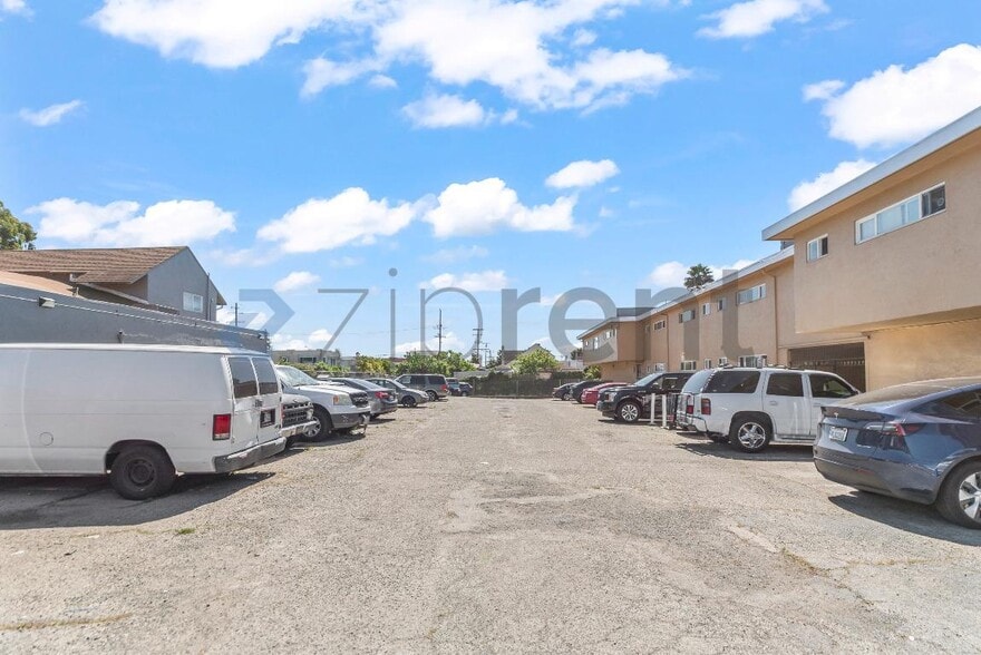 Building Photo - 7630 Lockwood St