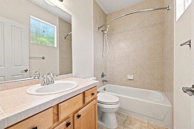 Building Photo - $2,795.95 with $300 Off the first month's rent, 2 Beds - 2.5 Bath, Townhome in Lone Tree with Bal...
