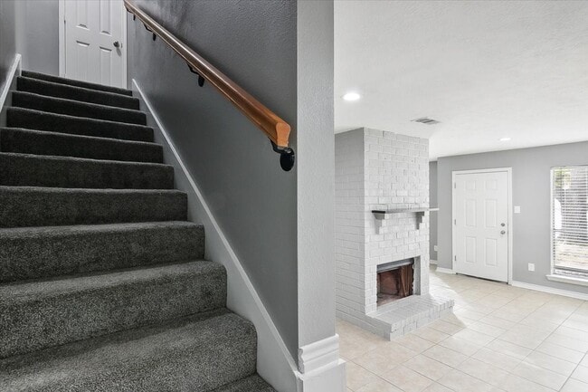Building Photo - 8540 Glen Meadow Ln