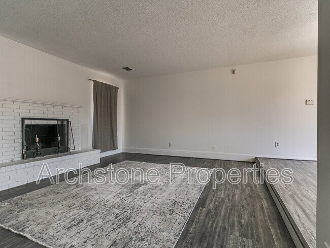 Building Photo - 4508 NW 26th St