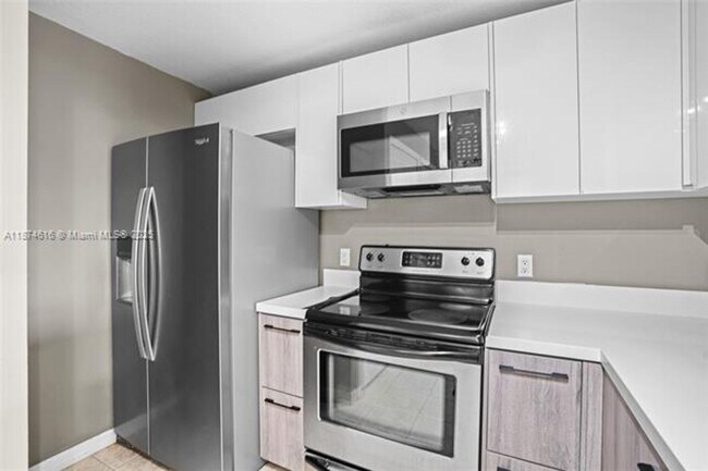 Building Photo - 5271 SW 8th St