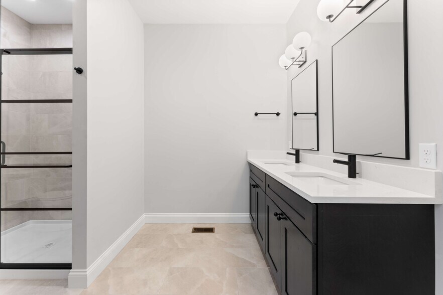 Building Photo - 6515 Nashville Ave