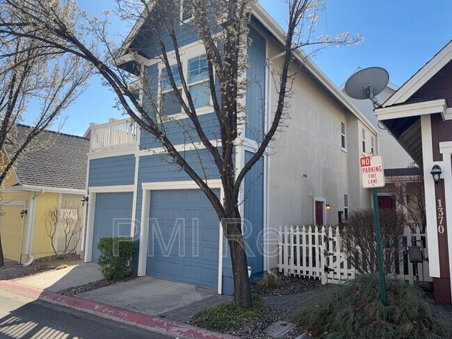 Building Photo - 1360 Waterloo Dr