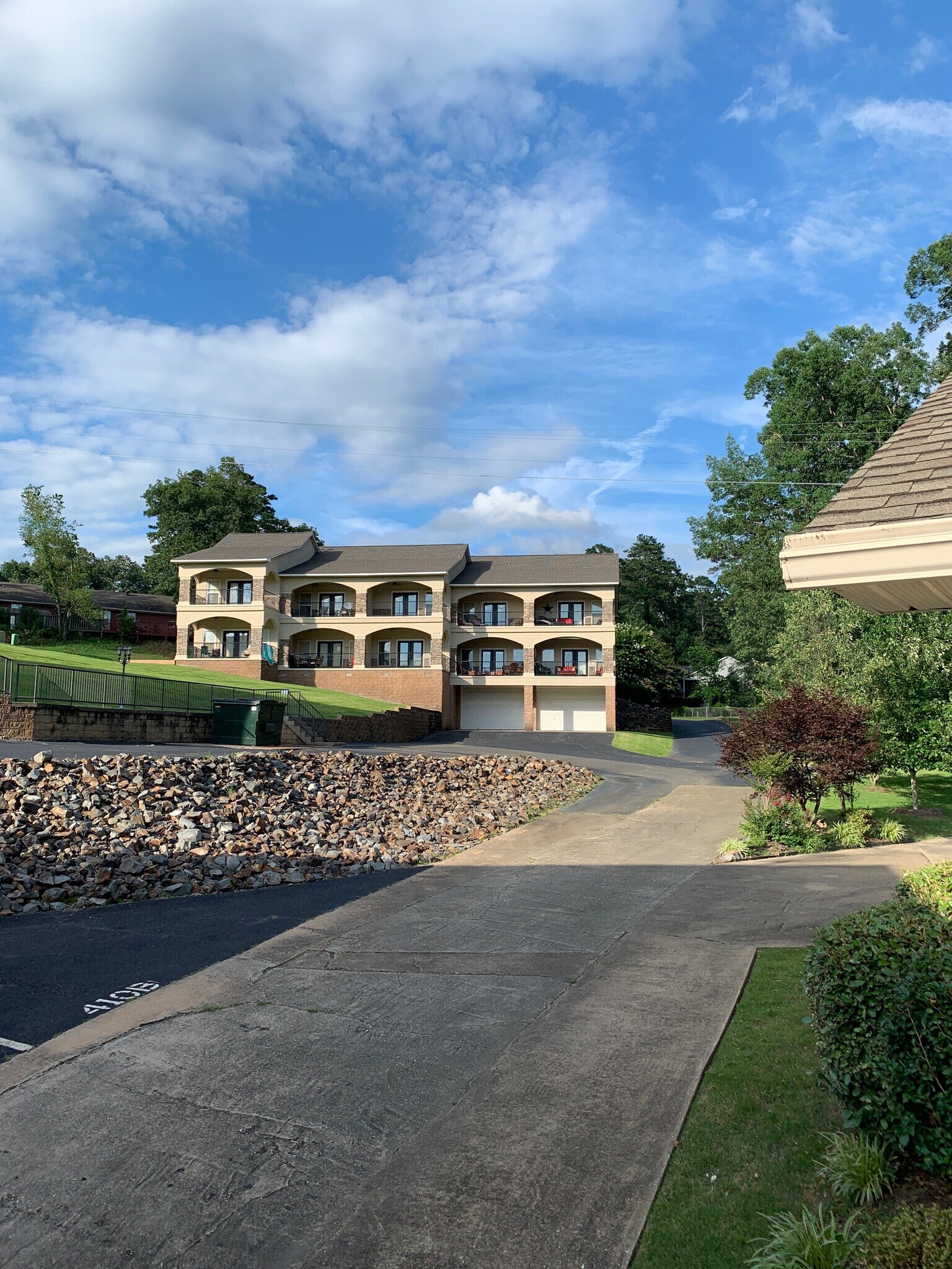 Middle unit / right - 413 Halteria Ln
