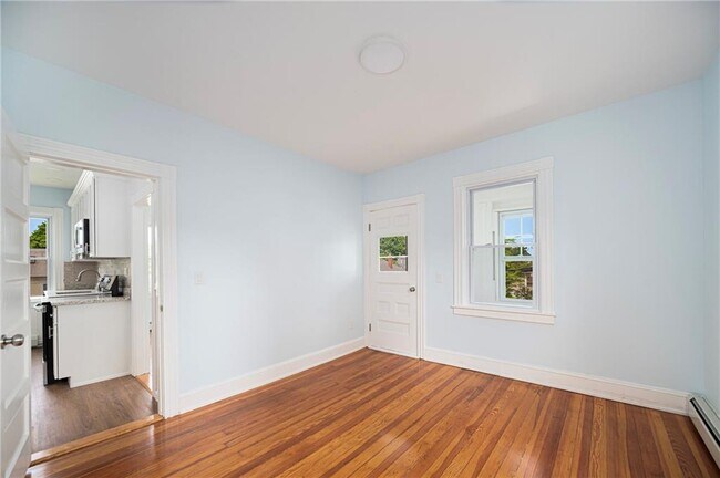 Building Photo - 87 Lyman Ave
