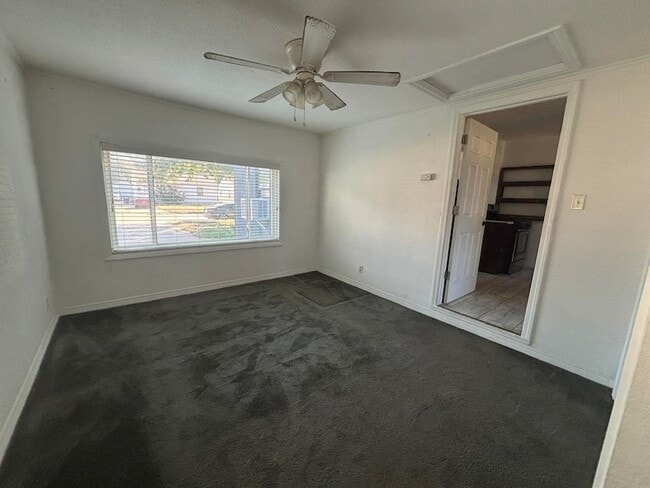 Building Photo - 730 N 14th St