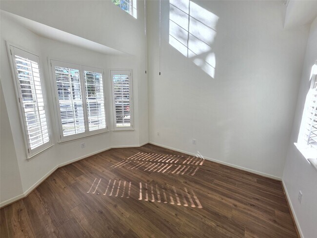 Building Photo - 46 Dalea Pl