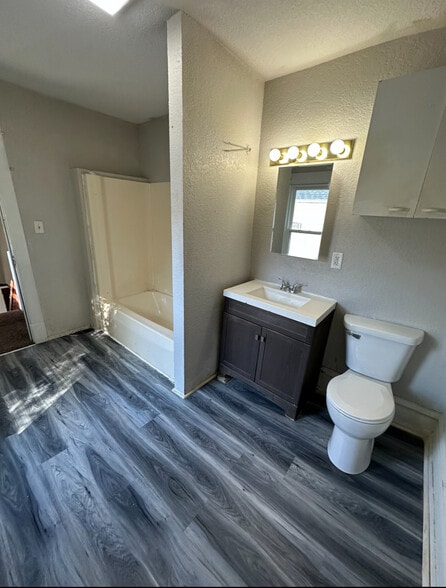 Building Photo - 430 Florence St