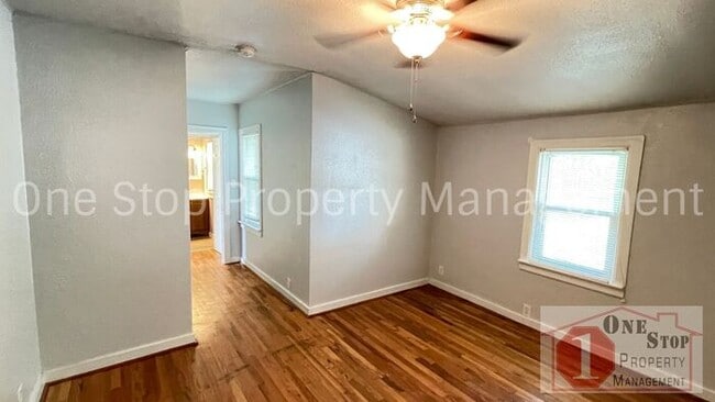Building Photo - Charming 2 Bedroom, 1 Bathroom home in Ind...