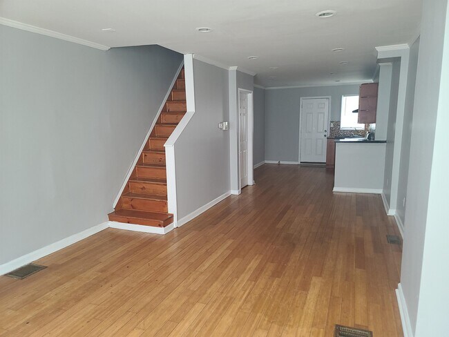 Building Photo - 3025 N Judson St