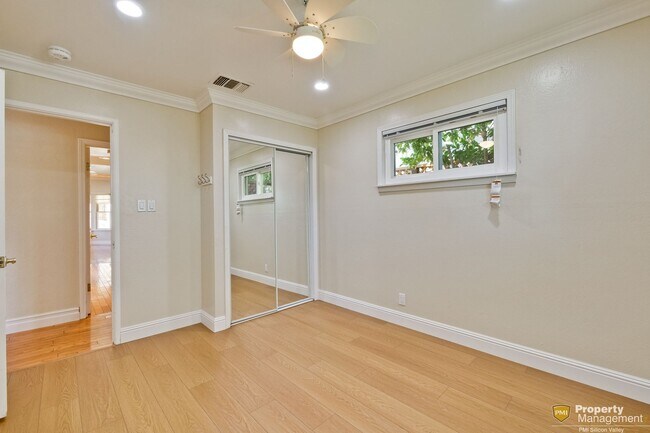 Building Photo - Turnkey Home with Natural Light & Upgrades...