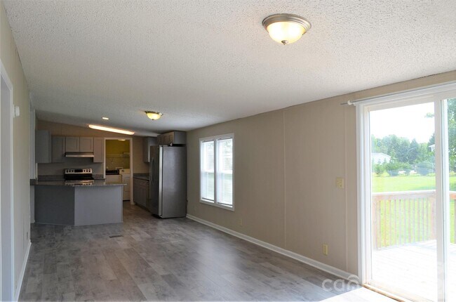 Building Photo - 7167 Long Island Rd