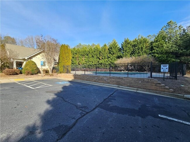 Building Photo - 6185 Crested Moss Dr