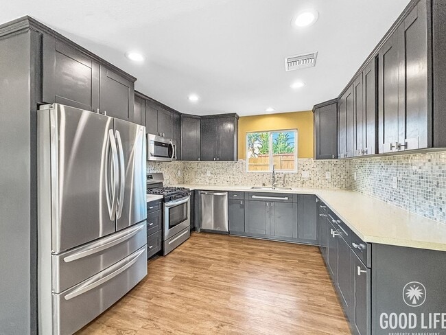 Building Photo - Charming 3BD/2BA House in Imperial Beach W/ A/C, W/D, 2-Car Garage, & Grass Backyard!