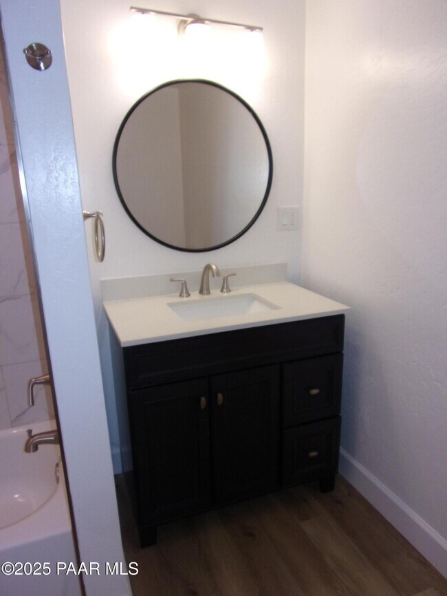 Building Photo - 5280 Diamond Dr