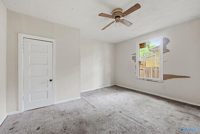 Building Photo - Single Family Home For Rent