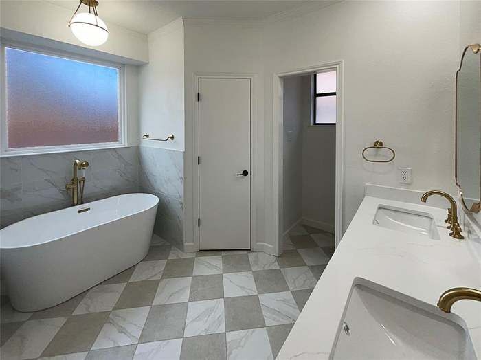 Building Photo - 6211 Crested Butte Dr