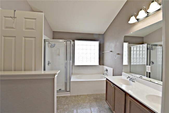 Building Photo - 1805 Copper Breaks Ln