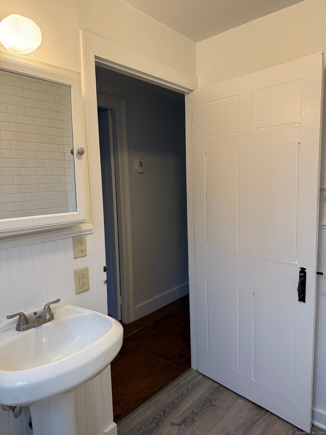 Building Photo - 259 Old Whitfield St