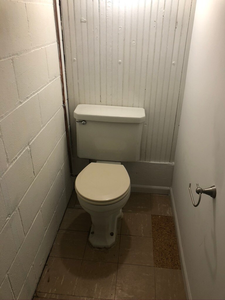 Building Photo - 4936 Woolworth Ave