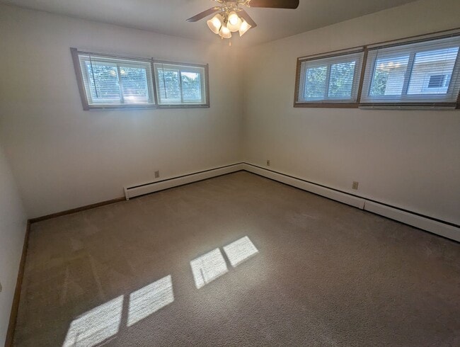 Building Photo - Great Location! 1-bed 1-bath Apartment located in the Vilas Area