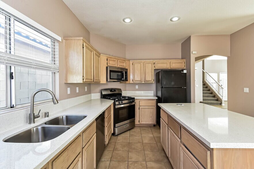 Building Photo - 7855 Blue Brook Dr