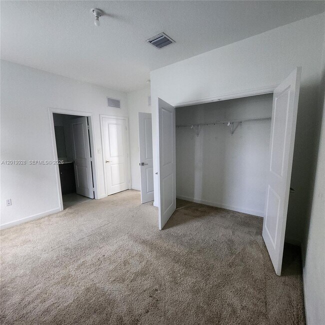 Building Photo - 13245 SW 271st Ter