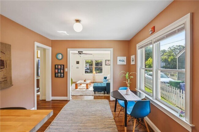 Building Photo - 783 Livingstone Pl