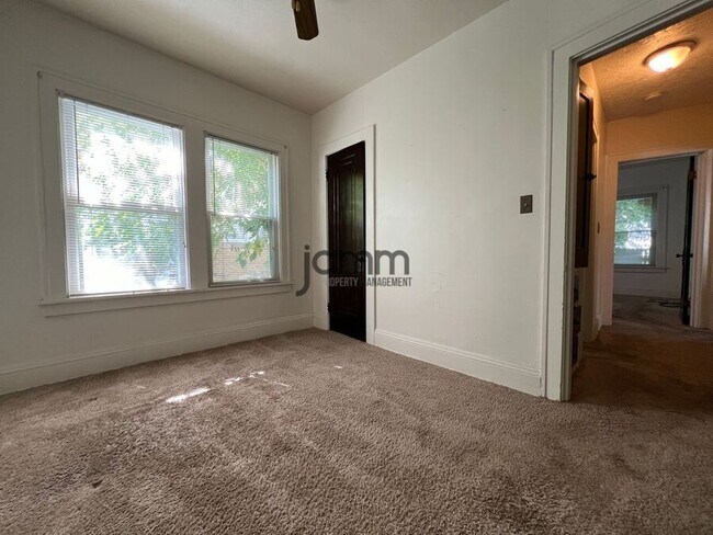 Building Photo - 2196 Lewis Dr