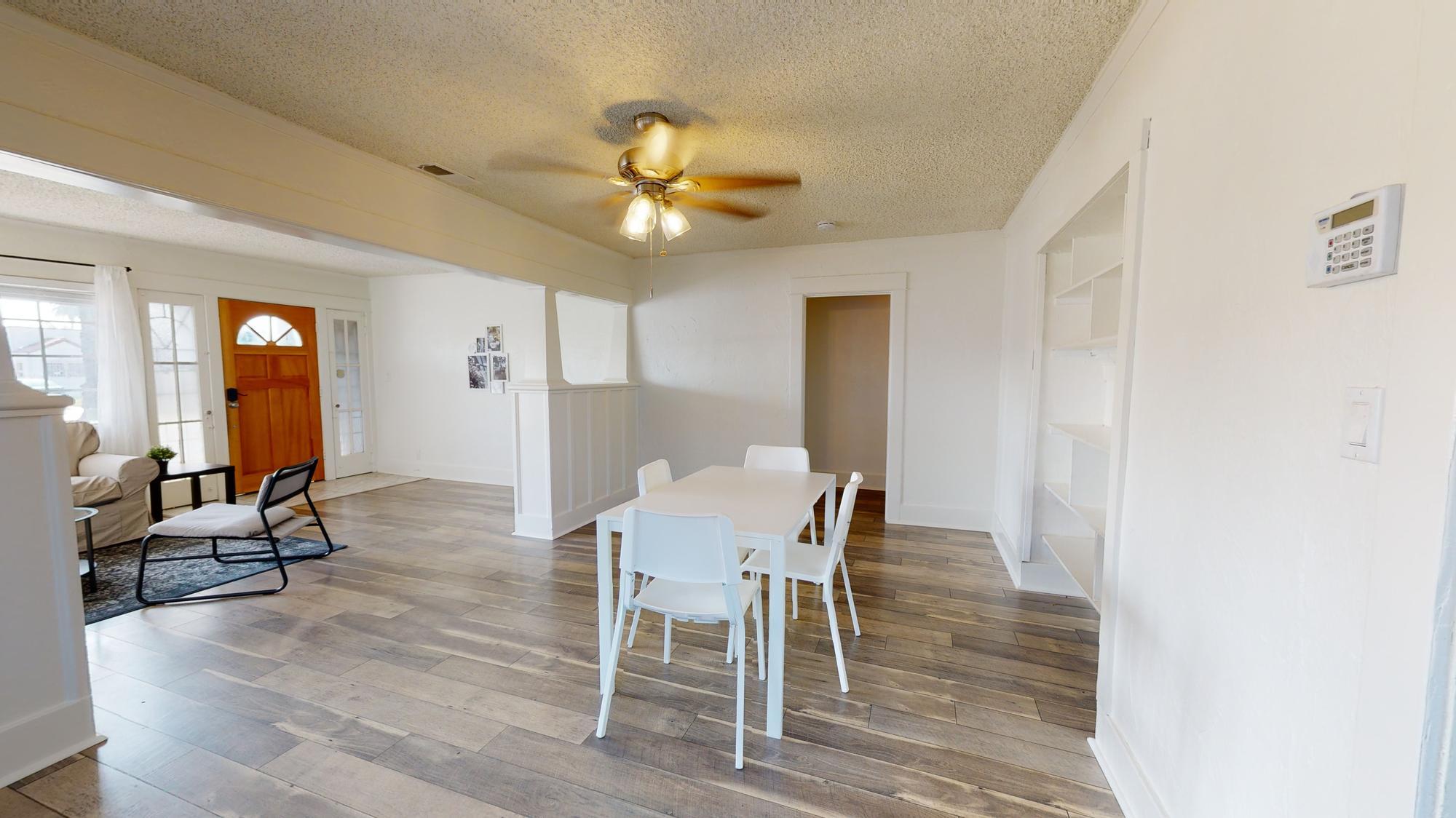 Building Photo - 3423 W 58th Plz