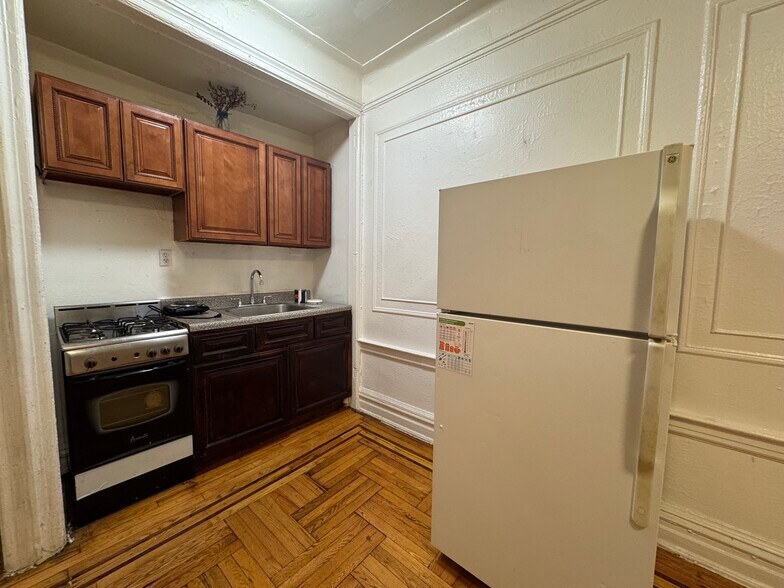 Building Photo - 377 Montgomery St