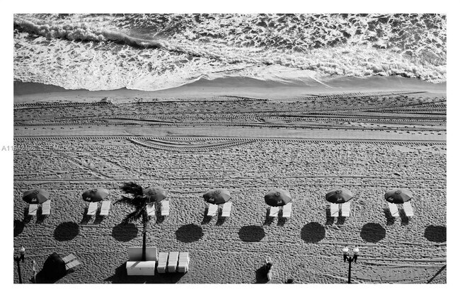 Building Photo - 401 N Birch Rd