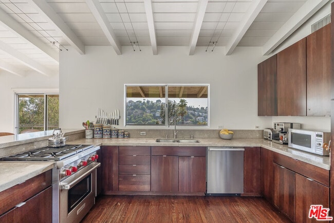 Building Photo - 2479 Lanterman Terrace