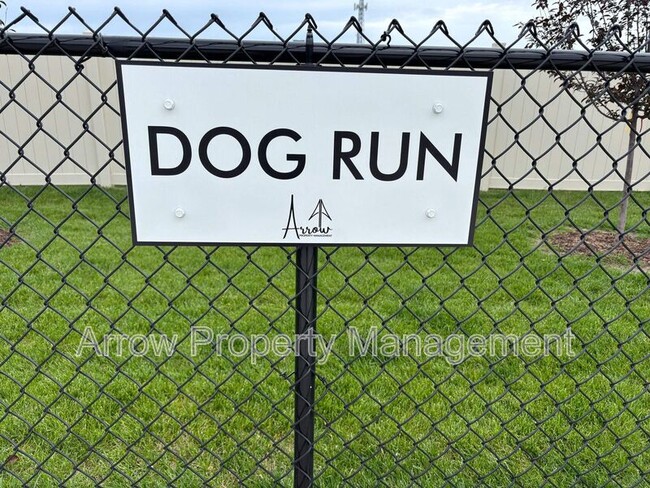 Building Photo - 1215 Claude Rd