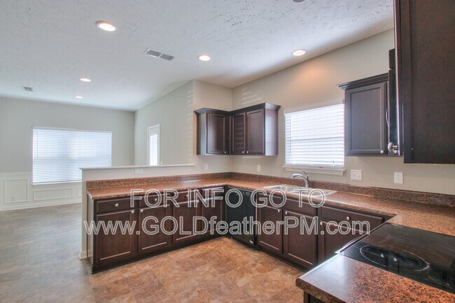 Building Photo - 3365 Tourmaline Dr