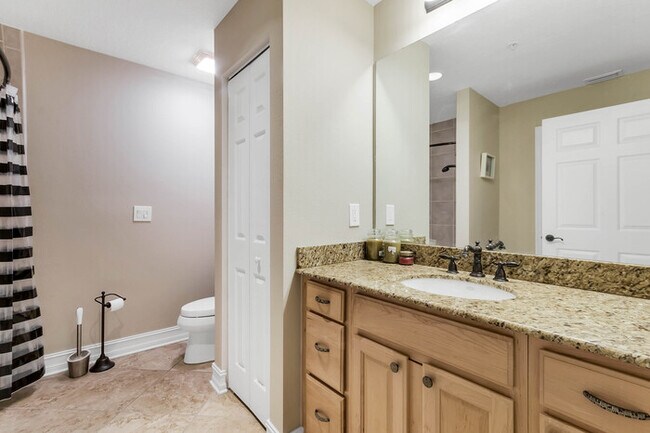 Building Photo - Whitley Bay - Waterview Condo for Rent