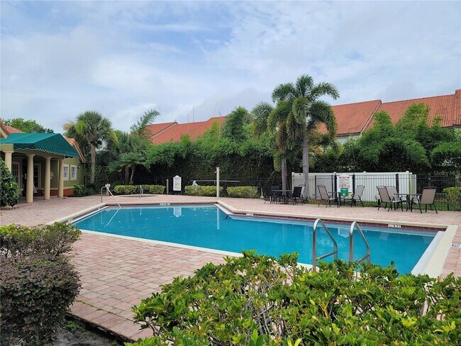 Building Photo - 421 Fountainhead Cir