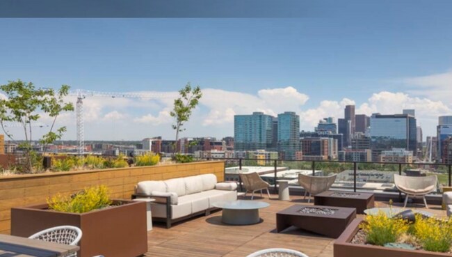 Building Photo - 2930 Umatilla St