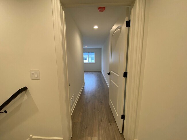Building Photo - 2476 Cedarwood Ln