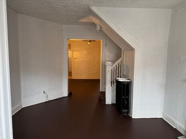 Building Photo - 537 Sanford Pl