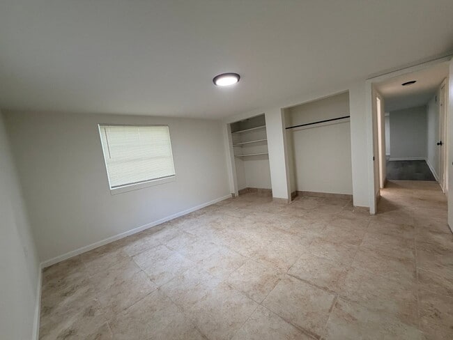 Building Photo - 4700 N Vine St